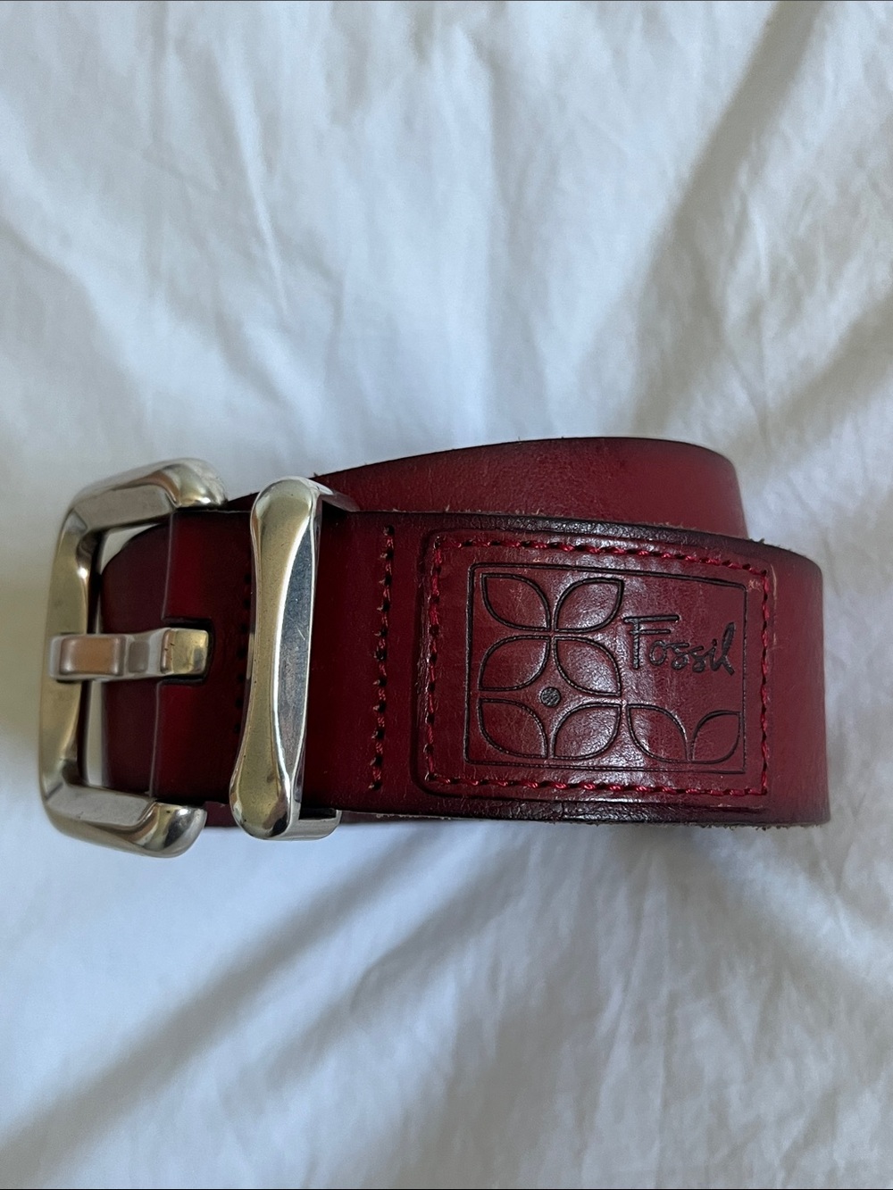 Fossil red leather burgundy maroon deep red floral imprint leather belt